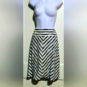🌺BUNDLE ONLY🌺FADED GLORY LADIES BLACK & WHITE STRIPED SKIRT